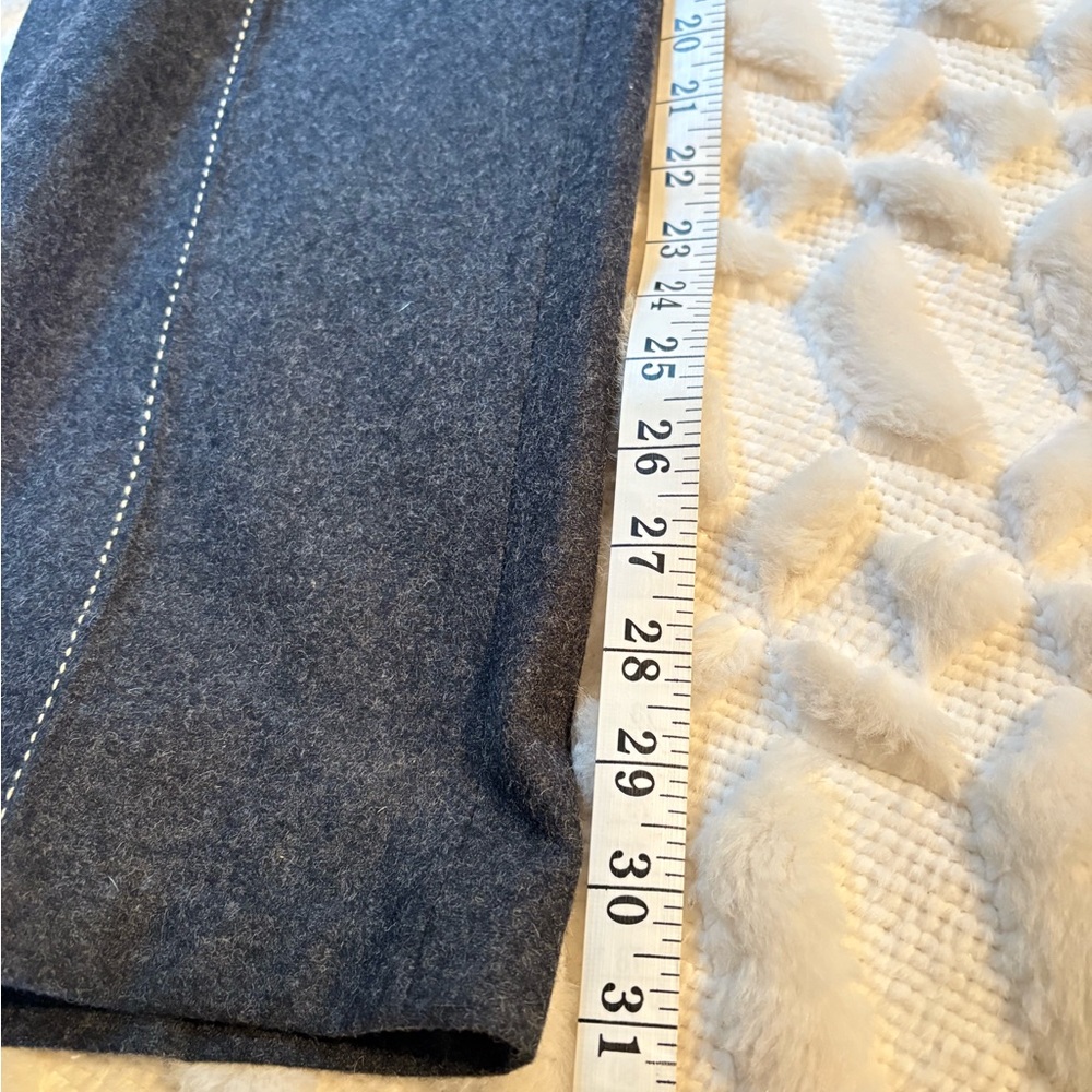 Elegant Gray Wool Women's Pantsuit - Picture 10 of 10